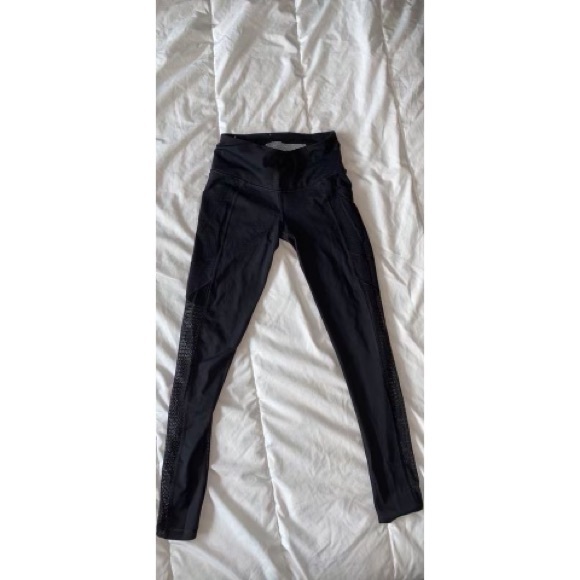 SOLD - Victorias Secret Sport Lace detail Pocket Leggings - Picture 3 of 6